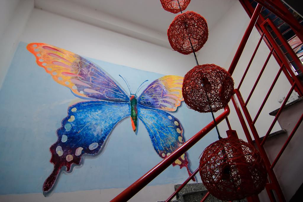 Wanderlust Saigon Hostel & Rooftop Bar Ho Chi Minh City Bagian luar foto