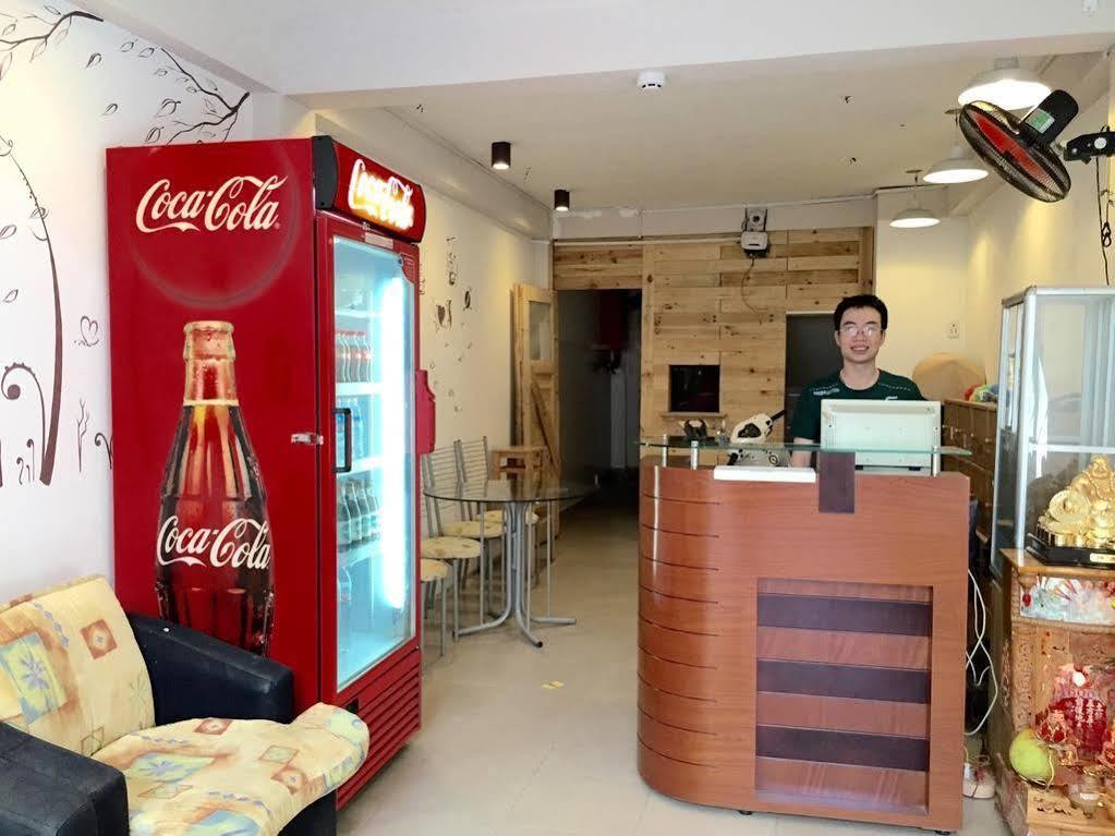 Wanderlust Saigon Hostel & Rooftop Bar Ho Chi Minh City Bagian luar foto