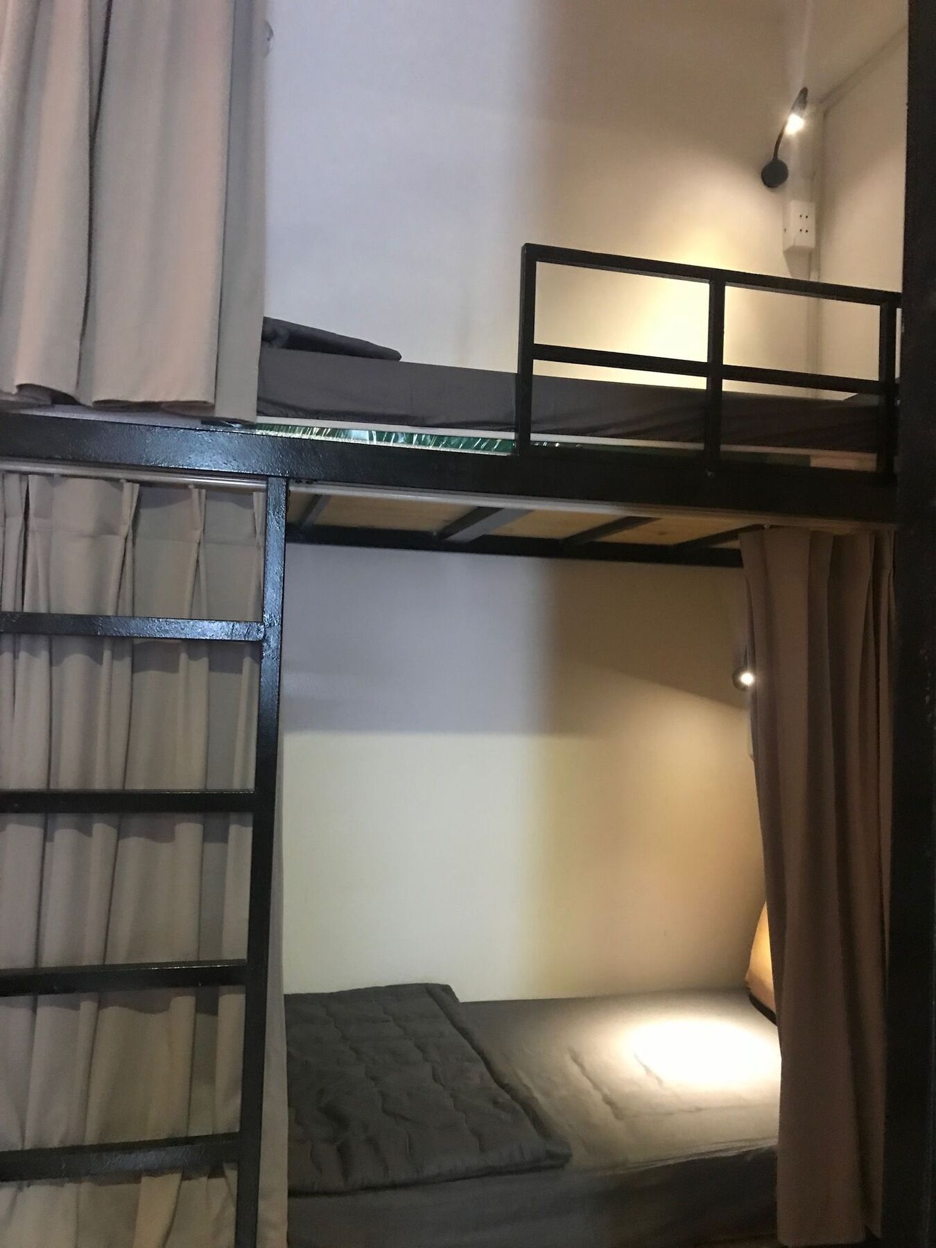 Wanderlust Saigon Hostel & Rooftop Bar Ho Chi Minh City Bagian luar foto