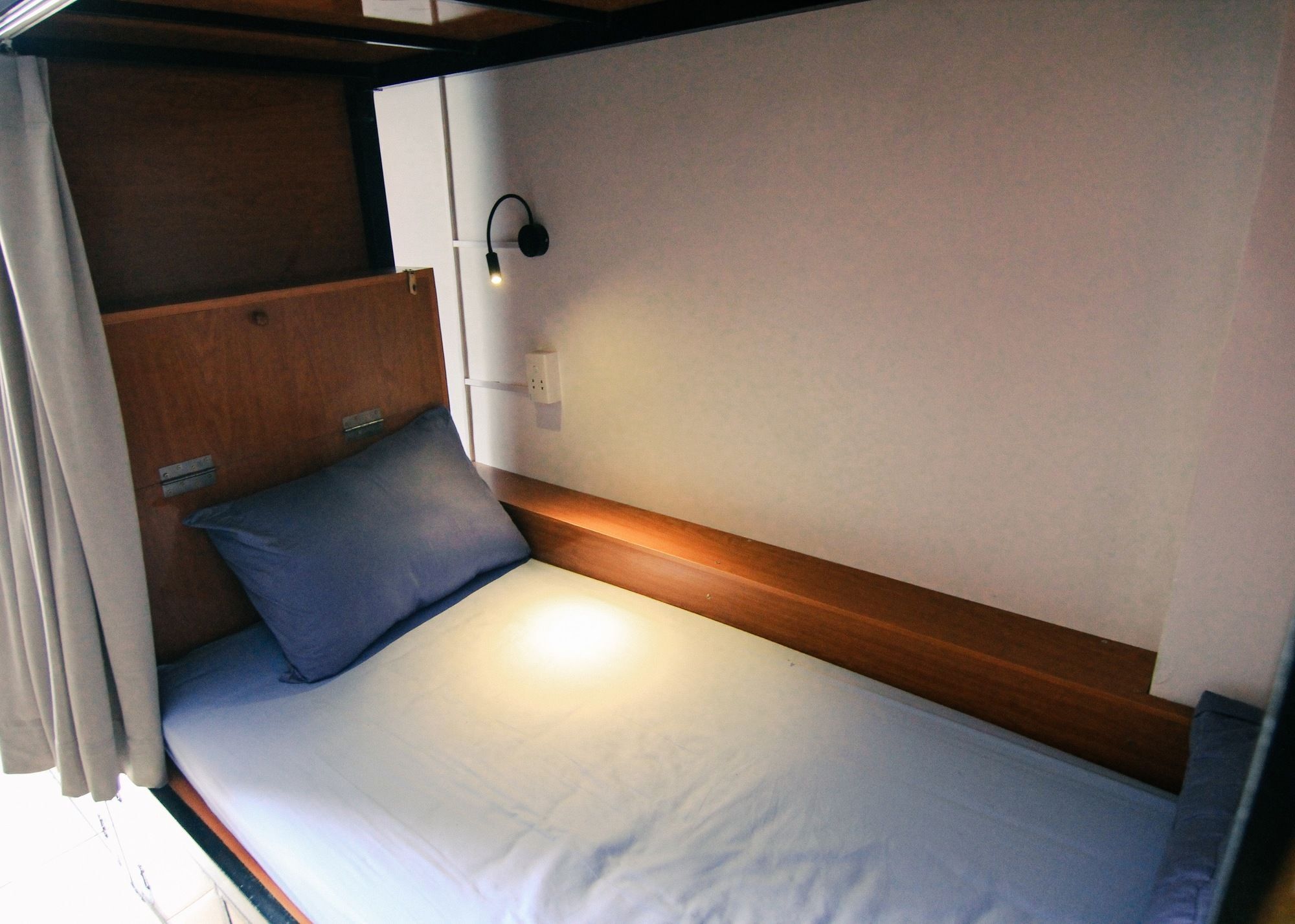 Wanderlust Saigon Hostel & Rooftop Bar Ho Chi Minh City Bagian luar foto