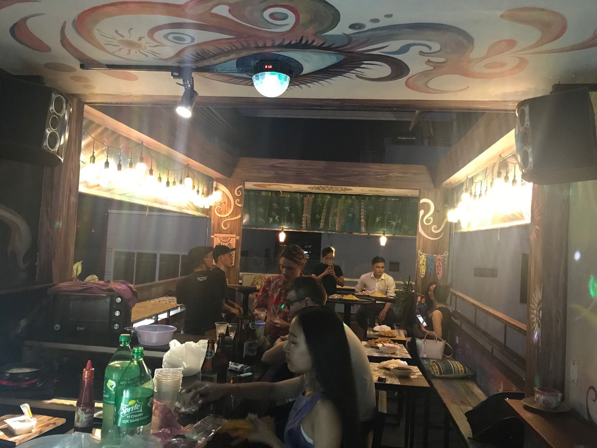 Wanderlust Saigon Hostel & Rooftop Bar Ho Chi Minh City Bagian luar foto