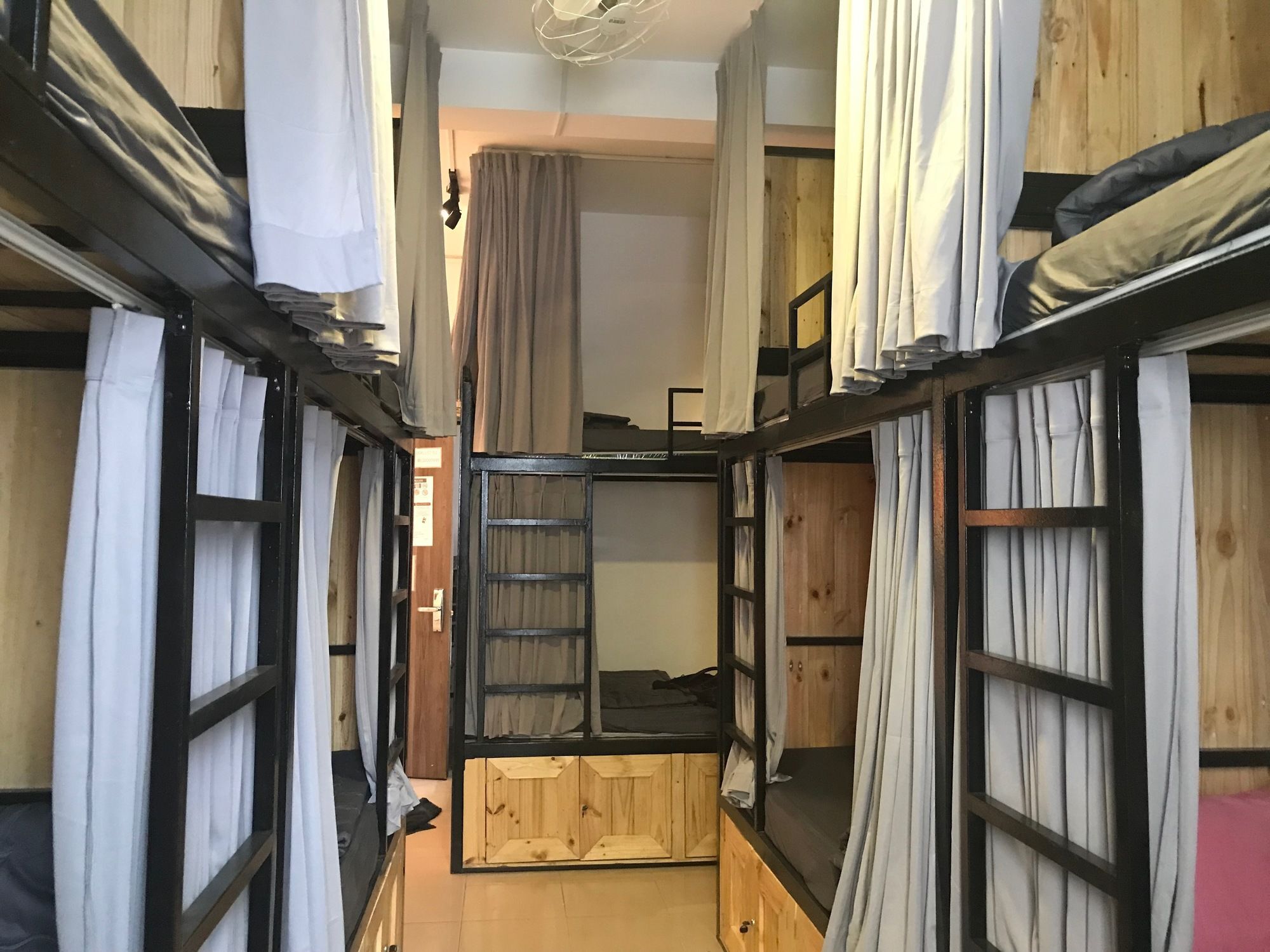 Wanderlust Saigon Hostel & Rooftop Bar Ho Chi Minh City Bagian luar foto