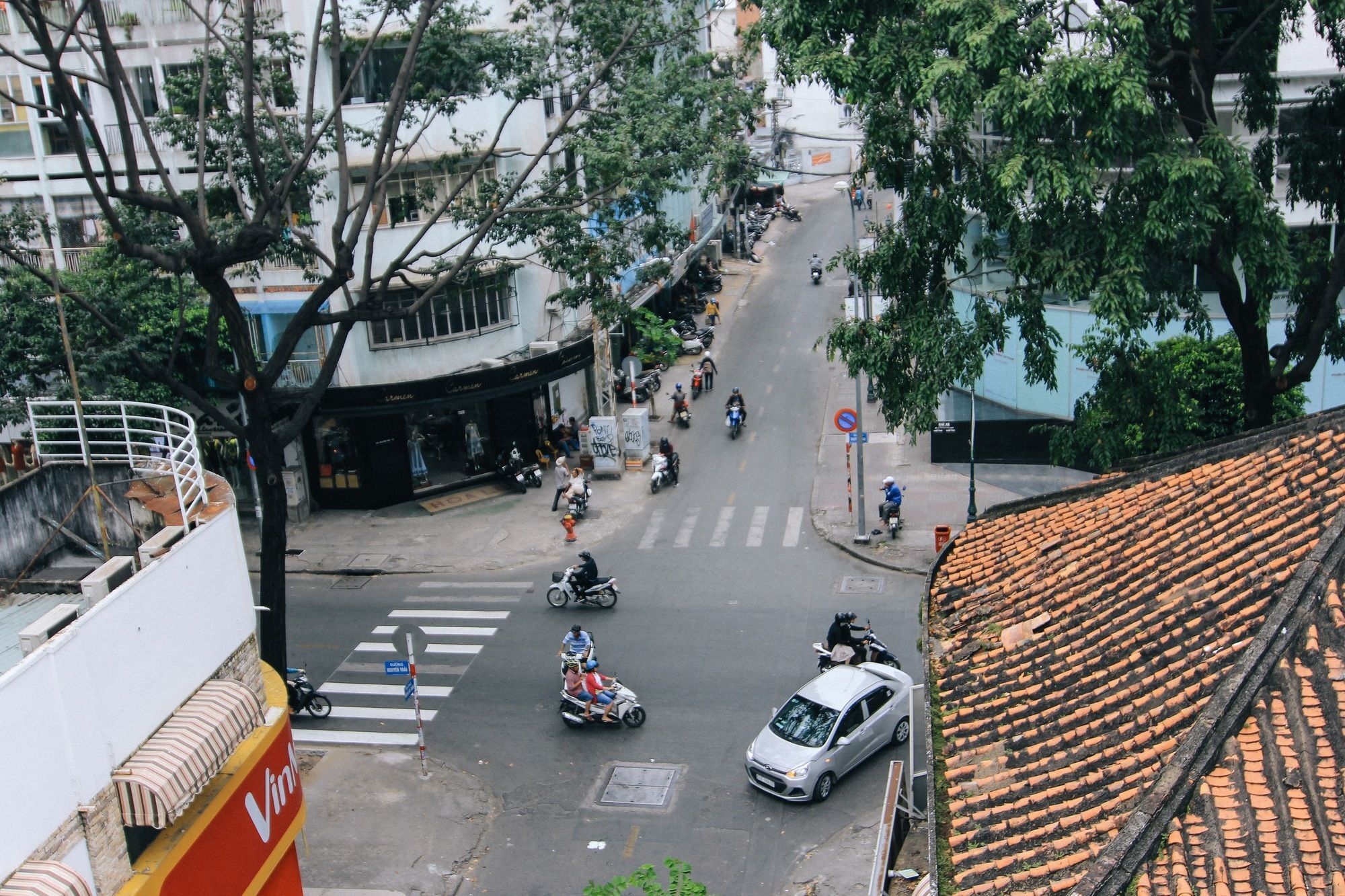 Wanderlust Saigon Hostel & Rooftop Bar Ho Chi Minh City Bagian luar foto
